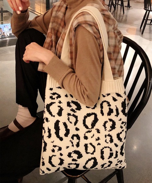 aimoha（アイモハ）の「レオパード柄のa4サイズの入るニットトートバッグ（トートバッグ・レディース・イエロー/グレー/ブラウン/ホワイト・FREE）」の8枚目の写真