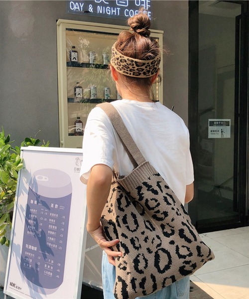 aimoha（アイモハ）の「レオパード柄のa4サイズの入るニットトートバッグ（トートバッグ・レディース・イエロー/グレー/ブラウン/ホワイト・FREE）」の12枚目の写真