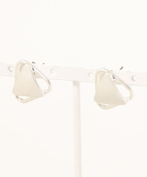 Shirmie(シェルミー)の「【Shirmie】デザインモチーフピアス(ピアス(両耳用)・レディース・シルバー系その他3/ゴールド/ゴールド系その他6/ゴールド系その他2/ゴールド系その他3/シルバー系その他5/ゴールド系その他/シルバー系その他2/シルバー/シルバー系その他/シルバー系その他4/ゴールド系その他4/ゴールド系その他5/シルバー系その他6・FREE)」の2枚目の写真