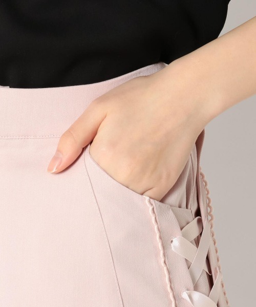 LODISPOTTO(ロディスポット)の「スウィートレースアップキュロット(その他パンツ・レディース・ブラック/ピンク・MEDIUM)」の8枚目の写真