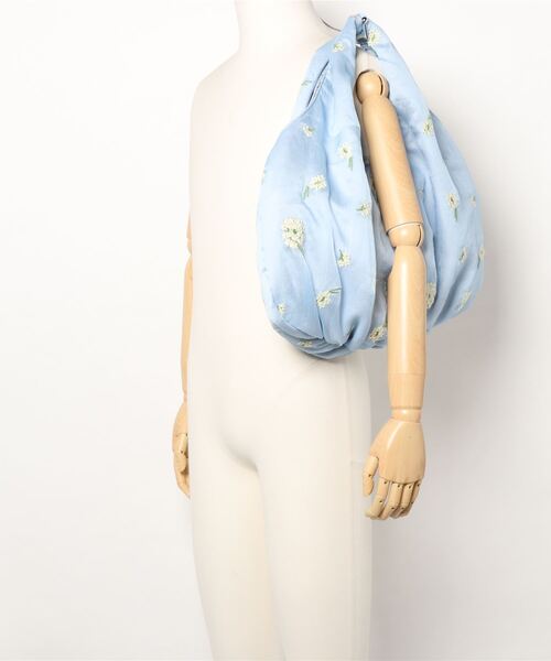 ehka sopo（エヘカソポ）の「花刺繍シアートート（トートバッグ・レディース・ブルー/ベージュ・ﾌﾘ-）」の5枚目の写真