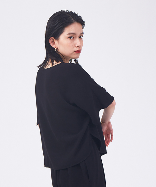 qualite(カリテ)の「【セットアップ対応】ダブルクロス2WAYブラウス(シャツ/ブラウス・レディース・ブラック/ベージュ・フリー)」の3枚目の写真