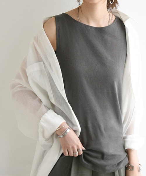 and it_（アンドイット）の「ブラ紐隠しインナータンクトップ（タンクトップ・レディース・杢グレー/ブラック/ブルー/オフホワイト/ライトカーキ/ライトブラウン/ダークブラウン/ネイビー/チャコールグレー・M/L/LL）」の3枚目の写真