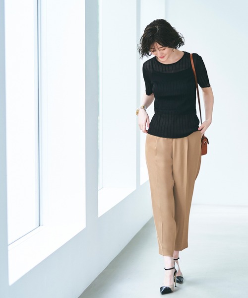 RUIRUE BOUTIQUE(ルイルエブティック)の「洗える | バックボタンシアーリブニット | クルーネック リブニット サマーニット トップス 半袖 ベーシック シンプル シアー(ニット/セーター・レディース・ブラック/オフホワイト/ピンク/グリーン・S/M/L)」の3枚目の写真
