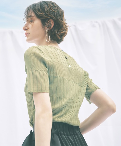 RUIRUE BOUTIQUE(ルイルエブティック)の「洗える | バックボタンシアーリブニット | クルーネック リブニット サマーニット トップス 半袖 ベーシック シンプル シアー(ニット/セーター・レディース・ブラック/オフホワイト/ピンク/グリーン・S/M/L)」の6枚目の写真