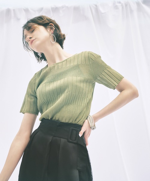 RUIRUE BOUTIQUE(ルイルエブティック)の「洗える | バックボタンシアーリブニット | クルーネック リブニット サマーニット トップス 半袖 ベーシック シンプル シアー(ニット/セーター・レディース・ブラック/オフホワイト/ピンク/グリーン・S/M/L)」の5枚目の写真