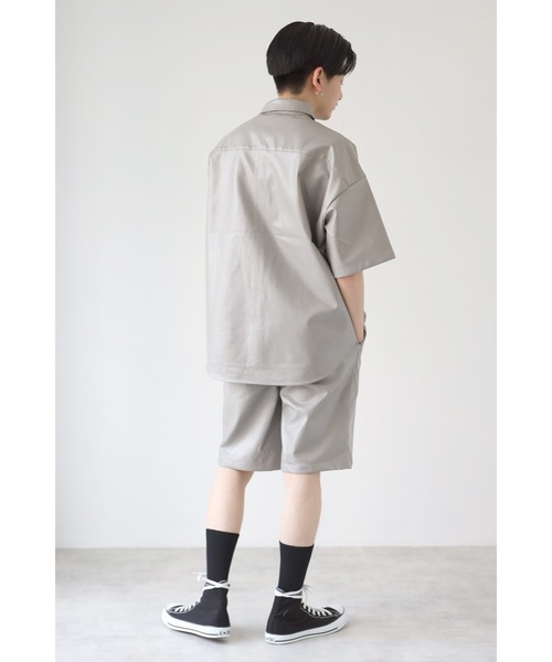 CREARE -LINO-（クレアーレリノ）の「PUレザー両胸ポケットオーバーシャツ<セットアップ可>（Tシャツ/カットソー・メンズ・ブラック/オリーブ/グレイッシュベージュ・MEDIUM/LARGE）」の6枚目の写真