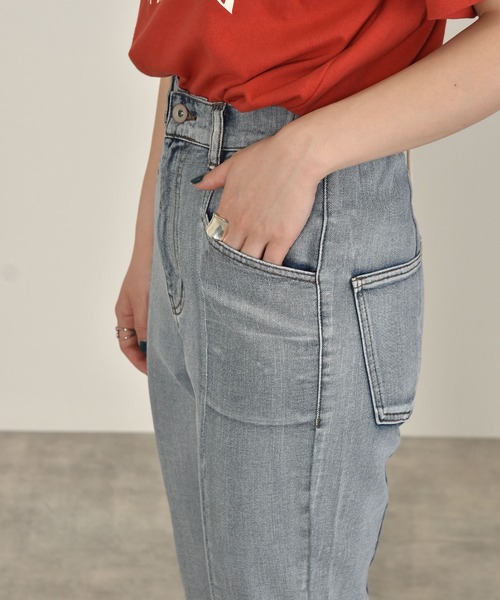 w closet(ダブルクローゼット)の「後ろレースアップ裾スリットセミフレアデニムパンツ(デニムパンツ・レディース・ネイビー/ケミカルウォッシュ/キナリ/グリーン・S/M)」の10枚目の写真