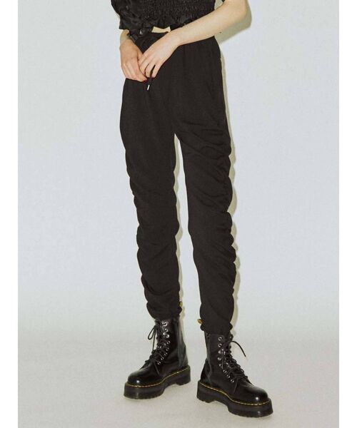 jouetie（ジュエティ）の「ジョガーシャーリングパンツ（その他パンツ・レディース・ブラック/オレンジ/ブルー・MEDIUM）」の2枚目の写真