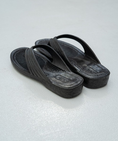 WHIMSIC（ウィムジック）の「【WHIMSIC別注】PEARL GYOSAN-MARBLE（サンダル・レディース・ダークグレー・LL/M）」の2枚目の写真