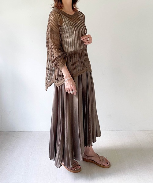 muure（ミュール）の「クルーネック透かし編みニットトップス（ニット/セーター・レディース・ブラック/ベージュ/ブラウン/オフホワイト/サックスブルー・FREE）」の10枚目の写真