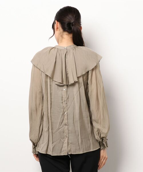 RIVE DROITE（リヴドロワ）の「エアリーな雰囲気漂う一枚　マルチwayフリルカラーブラウス（シャツ/ブラウス・レディース・ブラック/ベージュ・FREE）」の7枚目の写真