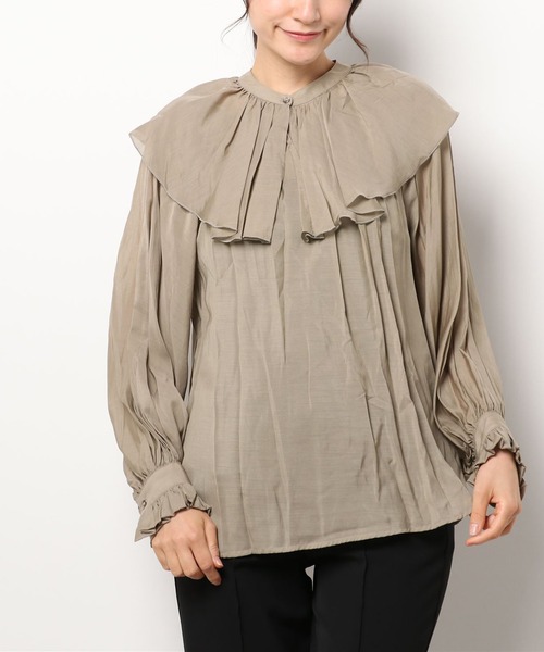 RIVE DROITE（リヴドロワ）の「エアリーな雰囲気漂う一枚　マルチwayフリルカラーブラウス（シャツ/ブラウス・レディース・ブラック/ベージュ・FREE）」の9枚目の写真