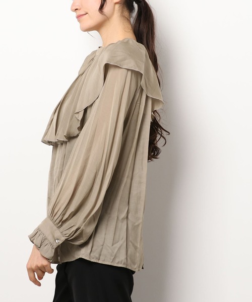 RIVE DROITE（リヴドロワ）の「エアリーな雰囲気漂う一枚　マルチwayフリルカラーブラウス（シャツ/ブラウス・レディース・ブラック/ベージュ・FREE）」の14枚目の写真