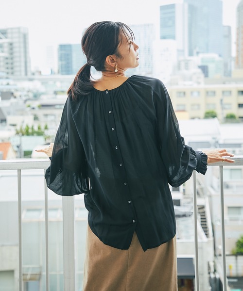 RIVE DROITE（リヴドロワ）の「エアリーな雰囲気漂う一枚　マルチwayフリルカラーブラウス（シャツ/ブラウス・レディース・ブラック/ベージュ・FREE）」の17枚目の写真