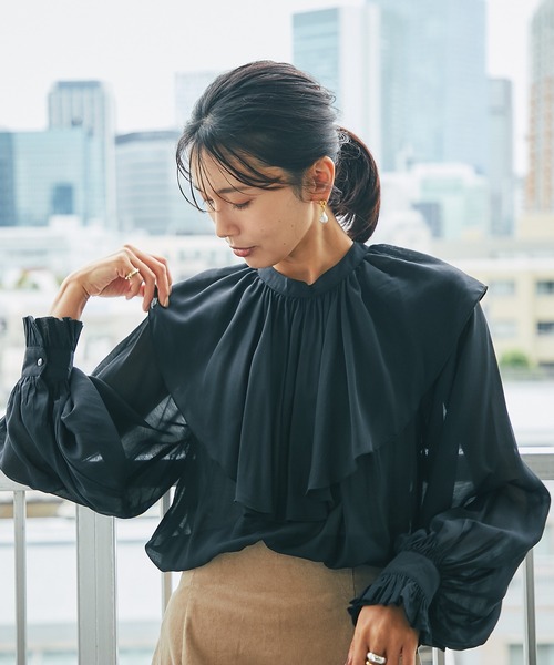 RIVE DROITE（リヴドロワ）の「エアリーな雰囲気漂う一枚　マルチwayフリルカラーブラウス（シャツ/ブラウス・レディース・ブラック/ベージュ・FREE）」の18枚目の写真