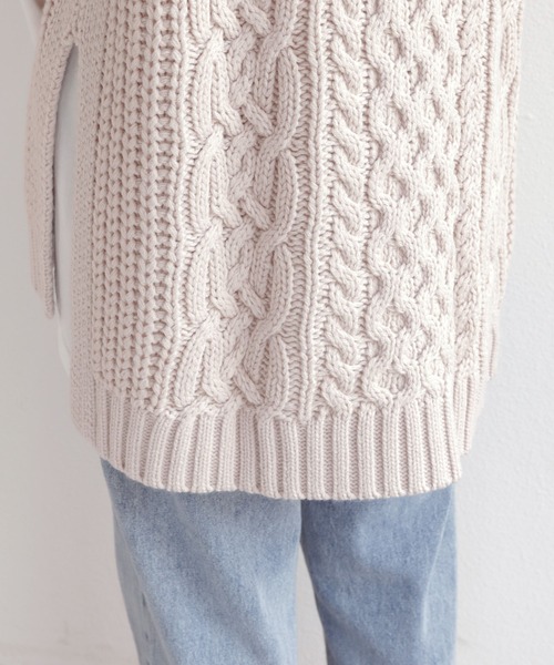 andme(アンドミー)の「ケーブル編みニットベスト(ベスト・レディース・グレー/アイボリー/ミント/グレー系その他/ベージュ系その他/サーモンピンク/ブラウン系/ブルー・M)」の11枚目の写真