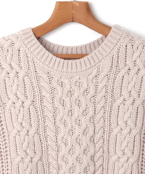 andme(アンドミー)の「ケーブル編みニットベスト(ベスト・レディース・グレー/アイボリー/ミント/グレー系その他/ベージュ系その他/サーモンピンク/ブラウン系/ブルー・M)」の9枚目の写真