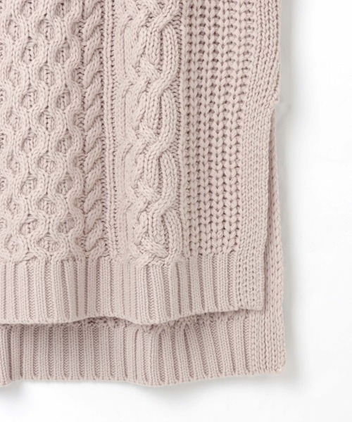 andme(アンドミー)の「ケーブル編みニットベスト(ベスト・レディース・グレー/アイボリー/ミント/グレー系その他/ベージュ系その他/サーモンピンク/ブラウン系/ブルー・M)」の14枚目の写真