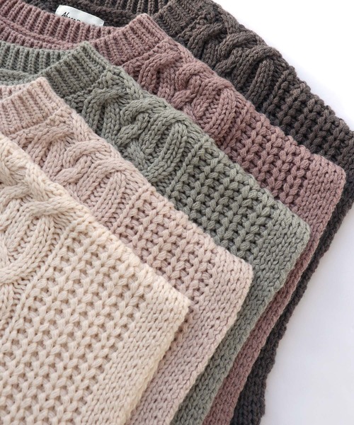 andme(アンドミー)の「ケーブル編みニットベスト(ベスト・レディース・グレー/アイボリー/ミント/グレー系その他/ベージュ系その他/サーモンピンク/ブラウン系/ブルー・M)」の12枚目の写真
