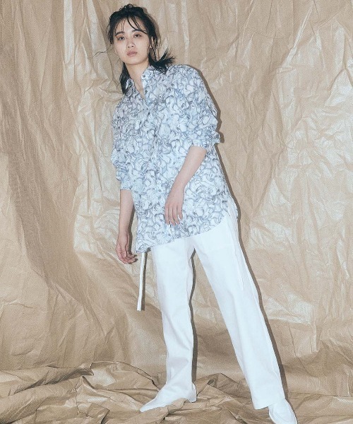 RURI.W（ルリ）の「【RURI.W】TULIP PRINT SHIRT（シャツ/ブラウス・レディース・ホワイト系その他・MEDIUM/LARGE）」の2枚目の写真