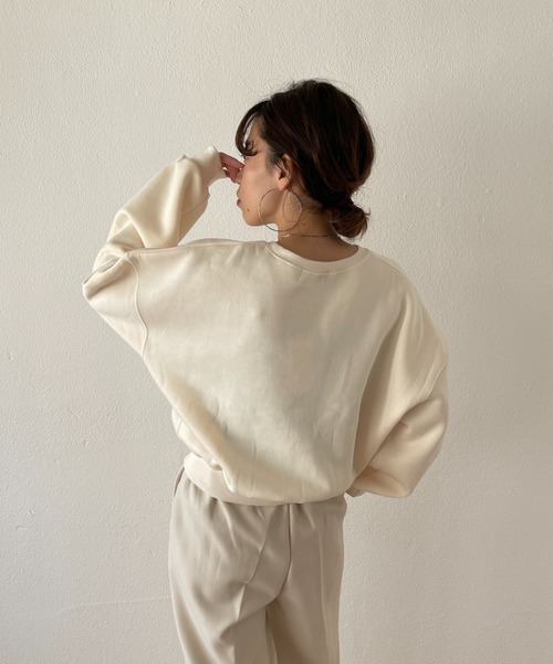 wee9s(ウィークス)の「with me ! short sweat / ウィズミー!ボリューム裏起毛ショートロゴスウェット(スウェット・レディース・グレー系その他2/レッド/アイボリー/グレー/ブラック/グレー系その他・FREE)」の13枚目の写真