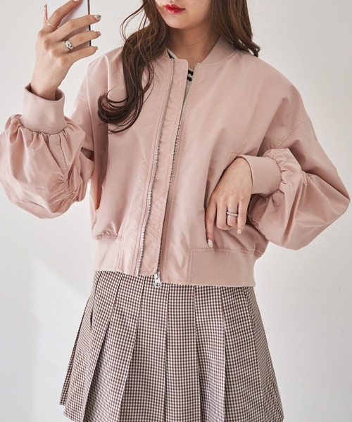 WEGO（ウィゴー）の「WEGO/ボリュームスリーブショートMA-1（MA-1・レディース・ホワイト/ブラック/ピンク・FREE）」の4枚目の写真