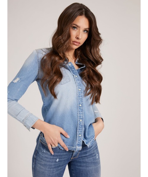 Guess（ゲス）の「Western Denim Shirt（シャツ/ブラウス・レディース・インディゴブルー・LARGE/SMALL/MEDIUM/X-SMALL）」の3枚目の写真