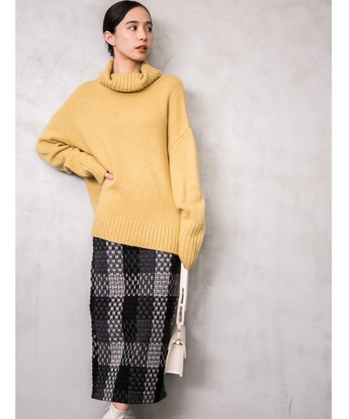 fifth（フィフス）の「サイドスリットオフタートルふんわりニット（ニット/セーター・レディース・ブラック/イエロー/アイボリー・SMALL/MEDIUM）」の6枚目の写真