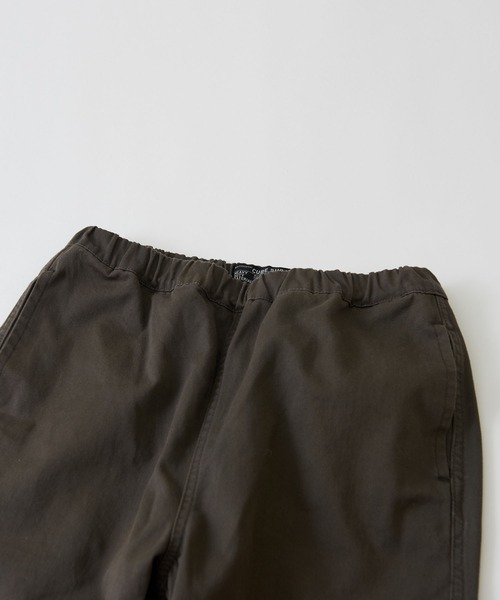 CUBE SUGAR（キューブシュガー）の「ツイル スリム ウエストゴム 無地 ギャザーパンツ（その他パンツ・レディース・チャコールグレー/ベージュ/カーキ・S/M）」の20枚目の写真
