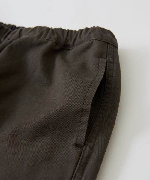 CUBE SUGAR（キューブシュガー）の「ツイル スリム ウエストゴム 無地 ギャザーパンツ（その他パンツ・レディース・チャコールグレー/ベージュ/カーキ・S/M）」の22枚目の写真