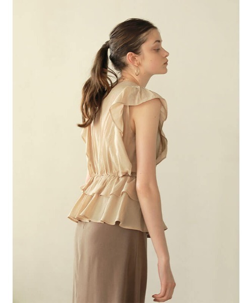 ACYM(アシーム)の「Nosleeve volume frill ブラウス(シャツ/ブラウス・レディース・アイボリー/ブラック/ベージュ・FREE)」の12枚目の写真