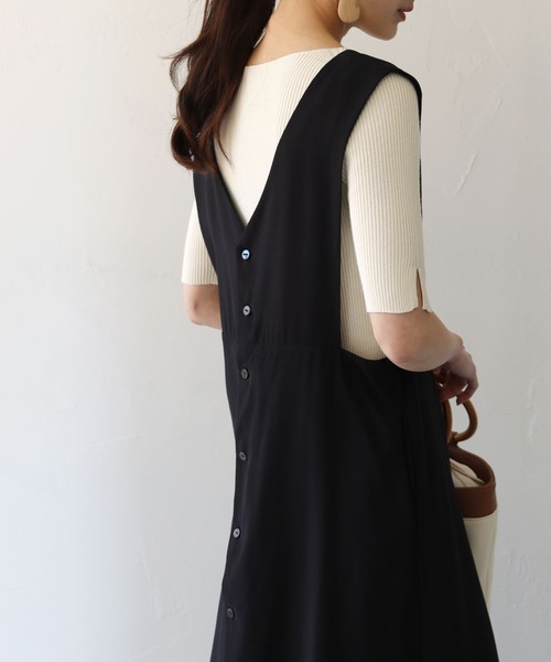 HER CLOSET（ハークローゼット）の「【cheriella】イージーケアCOOLタッチボートネック袖スリットリブニット（ニット/セーター・レディース・ブラック/サックスブルー/ピンク/アイボリー/グレイッシュベージュ/ブルー・M）」の9枚目の写真