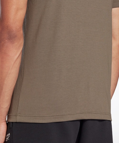 Reebok(リーボック)の「 グラフィック シリーズ Tシャツ / Graphic Series T-Shirt /(Tシャツ/カットソー・メンズ・ブラック/ヘザーグレー/アーミー・SMALL/MEDIUM/LARGE/X-LARGE/XX-LARGE/X-SMALL/XXX-LARGE)」の14枚目の写真
