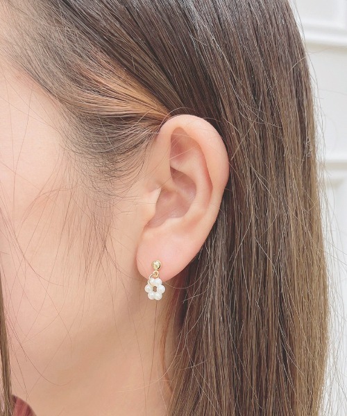 apres jour(アプレジュール)の「【apres jour×ARIAZ】ミニアソートピアス(ピアス(両耳用)・レディース・オフホワイト/ゴールド・FREE)」の5枚目の写真