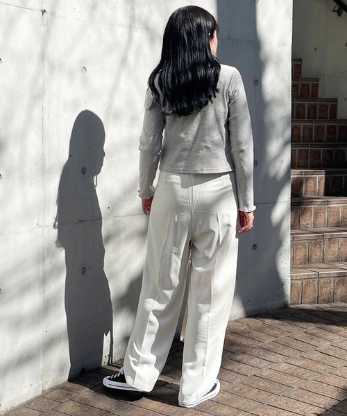 Mysa&Liina（ミーサリーナ）の「パイピングテレコトップス（Tシャツ/カットソー・レディース・チャコールグレー/イエロー/オフホワイト/グリーン・FREE）」の10枚目の写真