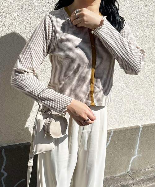 Mysa&Liina（ミーサリーナ）の「パイピングテレコトップス（Tシャツ/カットソー・レディース・チャコールグレー/イエロー/オフホワイト/グリーン・FREE）」の20枚目の写真