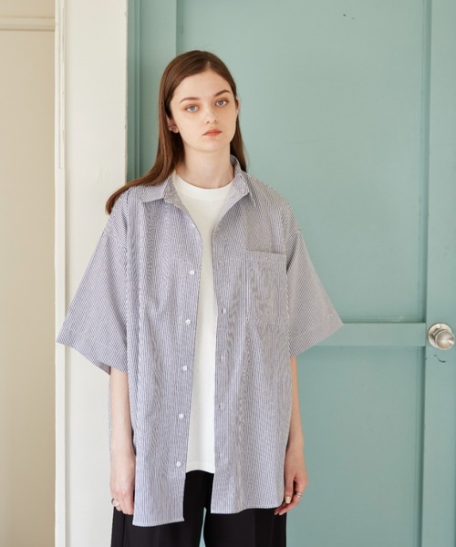 flaner(フラネ)の「Loose assort half sleeve shirt/ルーズアソート半袖シャツ(シャツ/ブラウス・レディース・ネイビー/サックスブルー/グレイッシュベージュ/ライトグレー/グレー・MEDIUM/LARGE)」の5枚目の写真