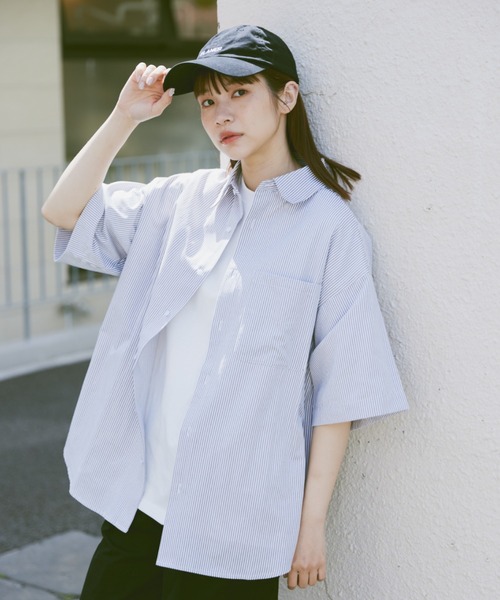 flaner(フラネ)の「Loose assort half sleeve shirt/ルーズアソート半袖シャツ(シャツ/ブラウス・レディース・ネイビー/サックスブルー/グレイッシュベージュ/ライトグレー/グレー・MEDIUM/LARGE)」の3枚目の写真