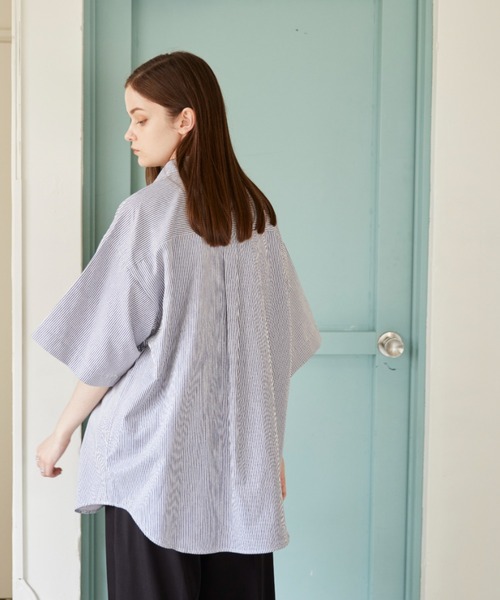 flaner(フラネ)の「Loose assort half sleeve shirt/ルーズアソート半袖シャツ(シャツ/ブラウス・レディース・ネイビー/サックスブルー/グレイッシュベージュ/ライトグレー/グレー・MEDIUM/LARGE)」の20枚目の写真