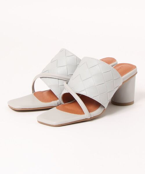 FREE'S MART(フリーズマート)の「カバーラインメッシュ風サンダル(サンダル・レディース・ホワイト/ブラック/ブルー・SMALL/MEDIUM)」の1枚目の写真