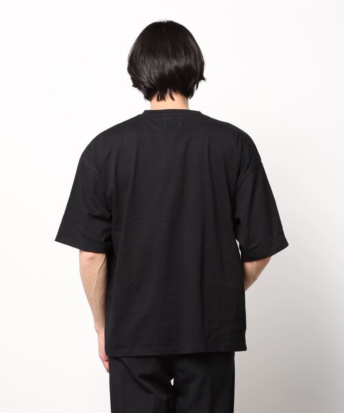 CORISCO(コリスコ)の「カレッジ刺繍半袖TEE(M1)(Tシャツ/カットソー・メンズ・ホワイト/ブラック/ホワイト系その他/ブラック系その他・MEDIUM/LARGE/X-LARGE)」の5枚目の写真