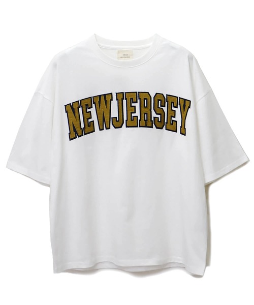 CORISCO(コリスコ)の「カレッジ刺繍半袖TEE(M1)(Tシャツ/カットソー・メンズ・ホワイト/ブラック/ホワイト系その他/ブラック系その他・MEDIUM/LARGE/X-LARGE)」の2枚目の写真