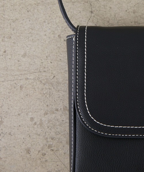 EFOLE（エフォル）の「【EFOLE】ステッチ ミニ ショルダー バッグ（ショルダーバッグ・レディース・ブラック/ベージュ・FREE）」の10枚目の写真