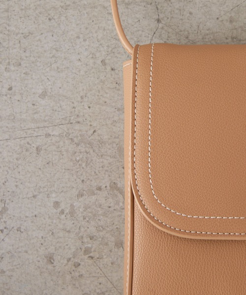 EFOLE（エフォル）の「【EFOLE】ステッチ ミニ ショルダー バッグ（ショルダーバッグ・レディース・ブラック/ベージュ・FREE）」の6枚目の写真