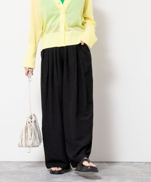 Rie Miller(リエミラー)の「タックワイドパンツ(その他パンツ・レディース・ベビーピンク/ブラック/グリーン・38/36)」の9枚目の写真