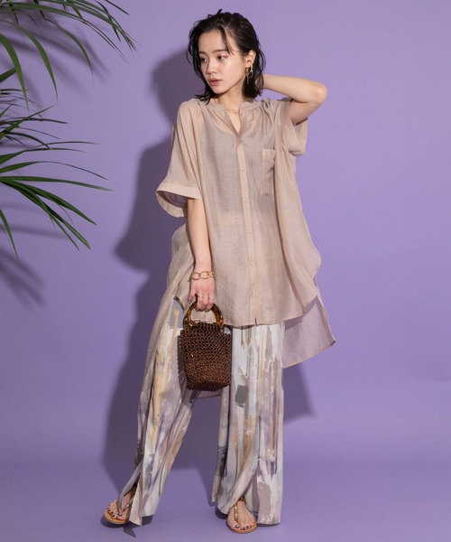 Eimee Law(エイミーロウ)の「バックギャザー テーピングシアーシャツ(シャツ/ブラウス・レディース・ブラウン系/グレイッシュベージュ/ブラック・38)」の6枚目の写真