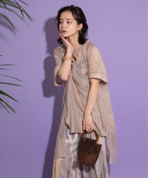 Eimee Law(エイミーロウ)の「バックギャザー テーピングシアーシャツ(シャツ/ブラウス・レディース・ブラウン系/グレイッシュベージュ/ブラック・38)」の7枚目の写真