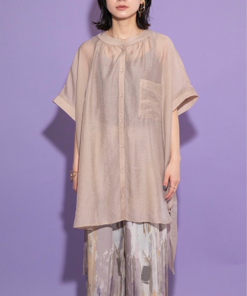 Eimee Law(エイミーロウ)の「バックギャザー テーピングシアーシャツ(シャツ/ブラウス・レディース・ブラウン系/グレイッシュベージュ/ブラック・38)」の16枚目の写真