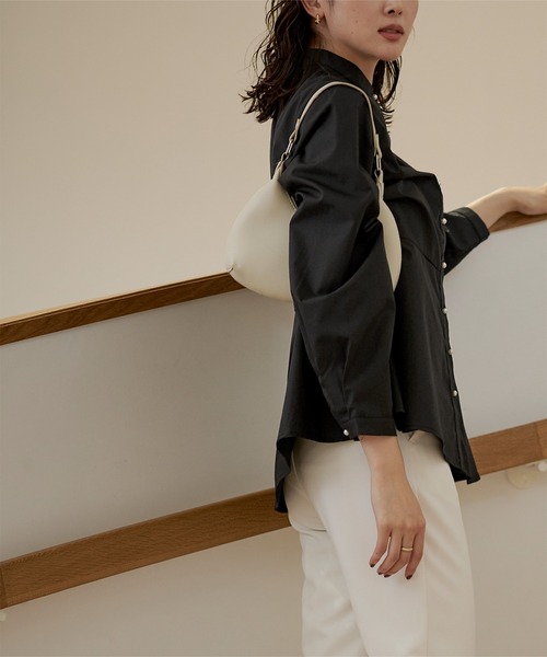 UR'S(ユアーズ)の「パール釦ペプラムシャツ(シャツ/ブラウス・レディース・ブラック/ホワイト・S/L/M)」の15枚目の写真